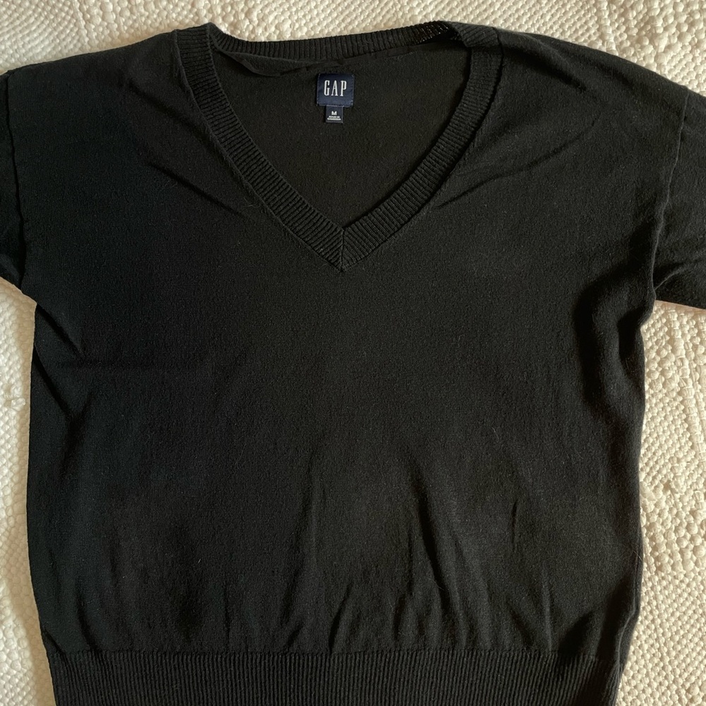 GAP Classic Black V-Neck Pullover
